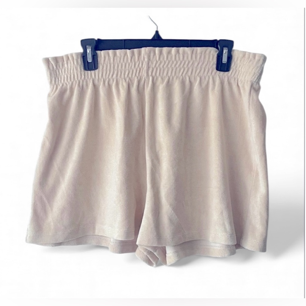 H&M Cream High Waist Shorts with Relaxed Fit